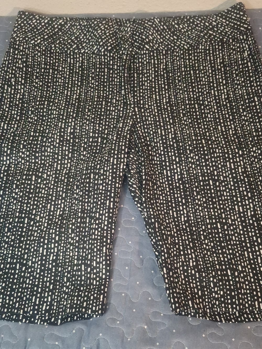 Attention Black & White Patterned Stretch Shorts size 12